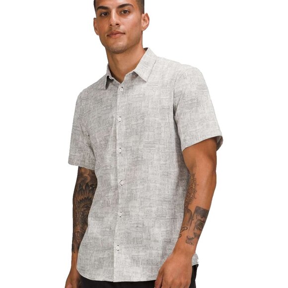 Lululemon Airing Easy Men Button Up Shirt Size XL Short Sleeve Live inn Practice - Picture 1 of 15